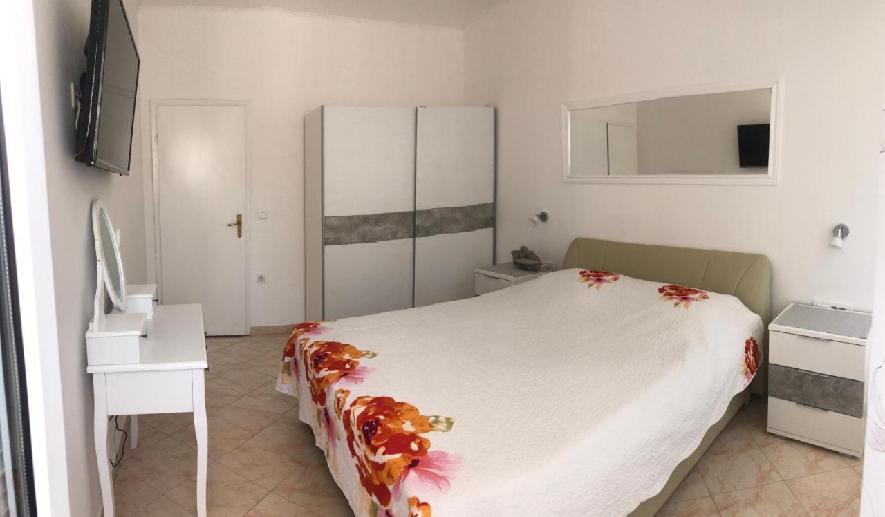 Apartments Ljube มาคาร์สกา ภายนอก รูปภาพ